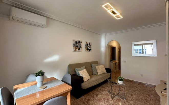 Herverkoop - Appartement -
Torrevieja - Estacion De Autobuses