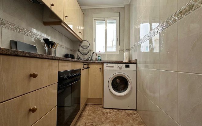 Herverkoop - Appartement -
Torrevieja - Estacion De Autobuses