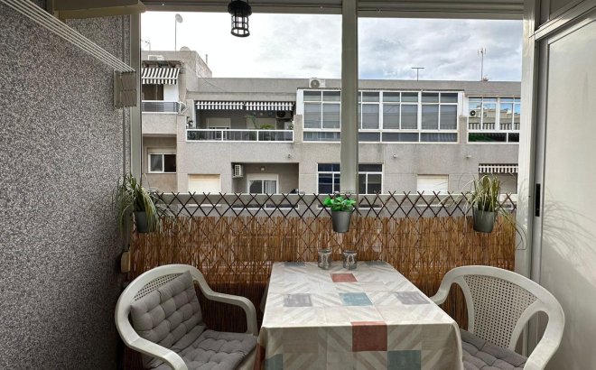 Herverkoop - Appartement -
Torrevieja - Estacion De Autobuses