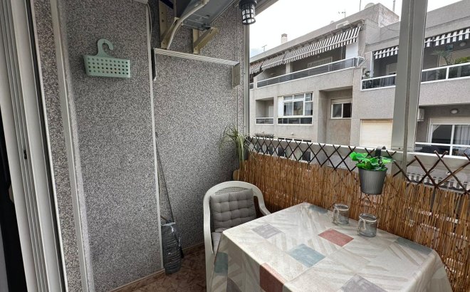 Herverkoop - Appartement -
Torrevieja - Estacion De Autobuses