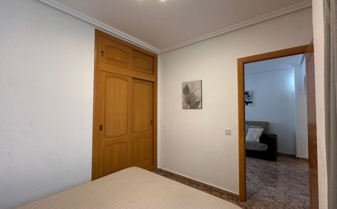 Herverkoop - Appartement -
Torrevieja - Estacion De Autobuses