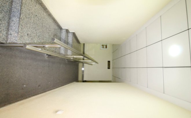 Resale - Apartment -
Torrevieja - Centro