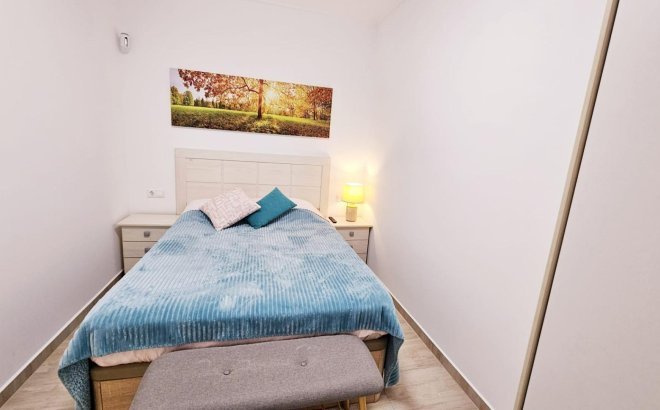 Resale - Dúplex -
Torrevieja - La Siesta