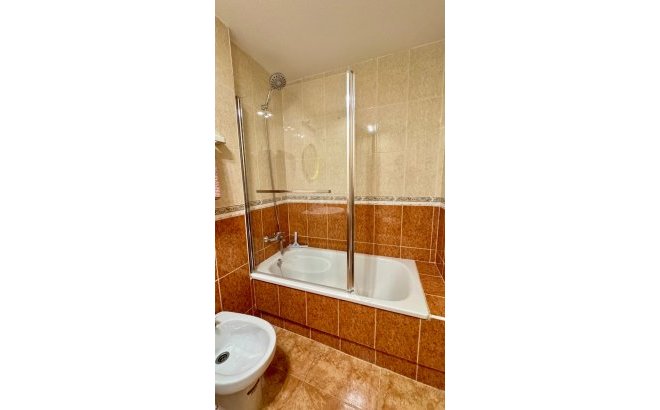 Resale - Apartment -
Torrevieja - Nueva Torrevieja - Aguas Nuevas