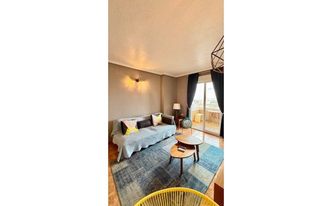 Resale - Apartment -
Torrevieja - Nueva Torrevieja - Aguas Nuevas