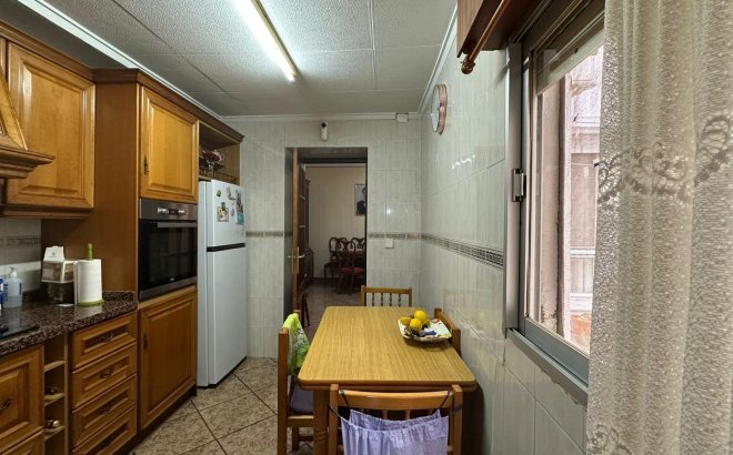 Herverkoop - Appartement -
Torrevieja - Estacion De Autobuses