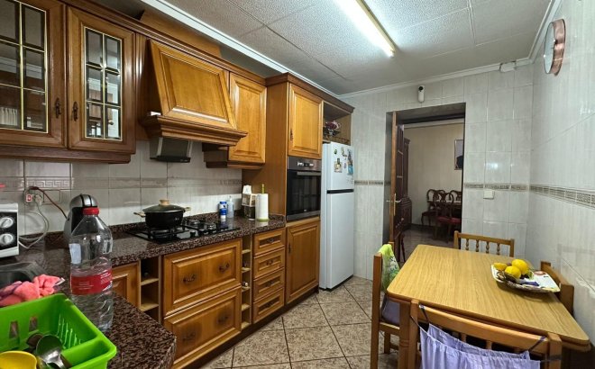 Herverkoop - Appartement -
Torrevieja - Estacion De Autobuses