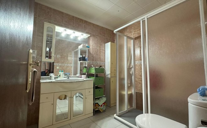 Herverkoop - Appartement -
Torrevieja - Estacion De Autobuses