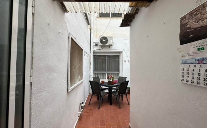 Herverkoop - Appartement -
Torrevieja - Estacion De Autobuses