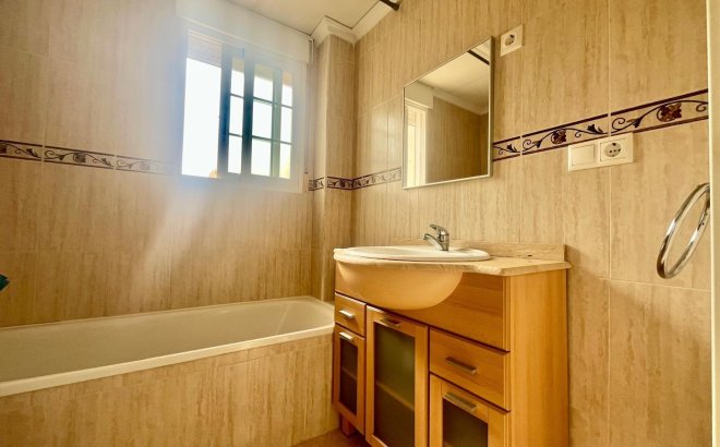 Resale - Bungalow -
San Fulgencio - La Marina