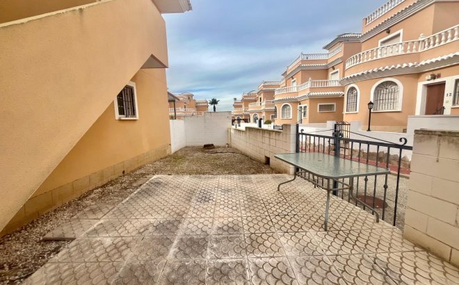 Resale - Bungalow -
San Fulgencio - La Marina
