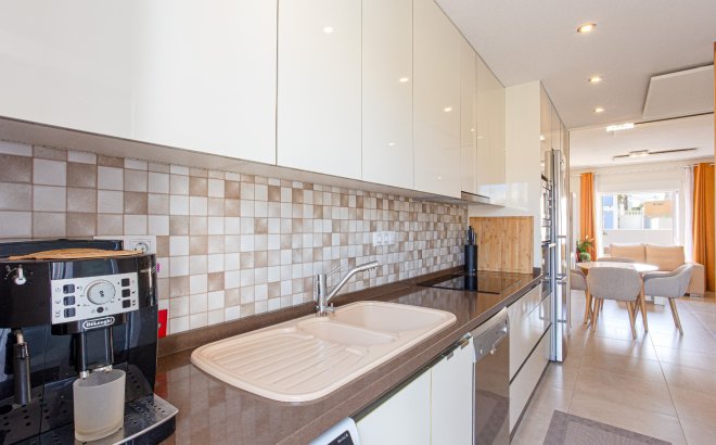 Herverkoop - Villa -
Orihuela Costa - Costa Blanca