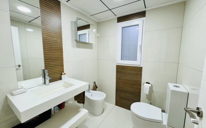 Revente - Appartement -
Torrevieja - Costa Blanca