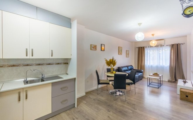 Herverkoop - Appartement -
Torrevieja - Estacion De Autobuses