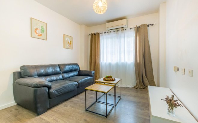 Herverkoop - Appartement -
Torrevieja - Estacion De Autobuses