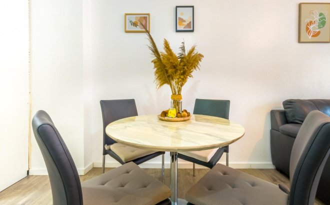 Herverkoop - Appartement -
Torrevieja - Estacion De Autobuses