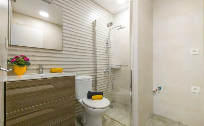 Herverkoop - Appartement -
Torrevieja - Estacion De Autobuses