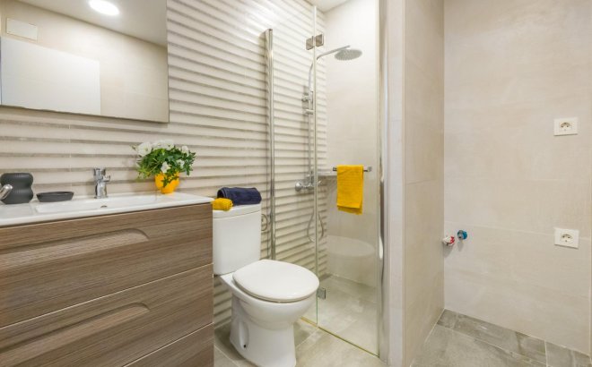 Herverkoop - Appartement -
Torrevieja - Estacion De Autobuses