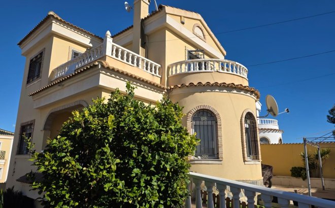 Resale - Villa -
Orihuela Costa - Villamartín-las Filipinas