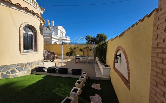 Resale - Villa -
Orihuela Costa - Villamartín-las Filipinas