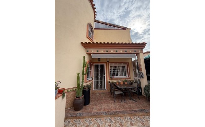 Herverkoop - Villa -
Orihuela Costa - Playa Flamenca