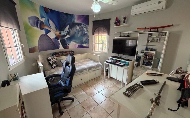 Herverkoop - Villa -
Orihuela Costa - Playa Flamenca