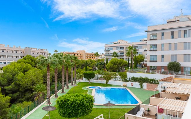 Resale - Villa -
Orihuela Costa - Costa Blanca