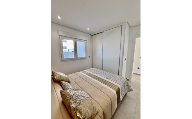 Resale - Villa -
Benijofar - Costa Blanca