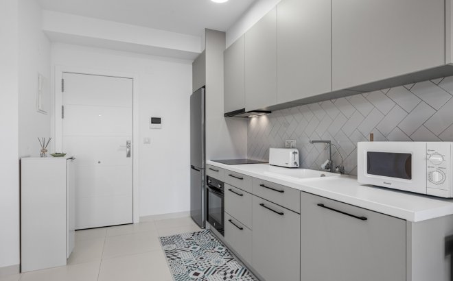 Resale - Apartment -
San Miguel de Salinas - Inland