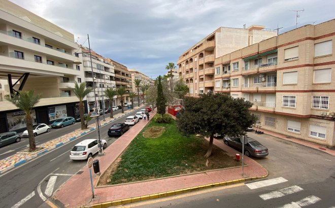 Resale - Apartment -
Torrevieja - Costa Blanca