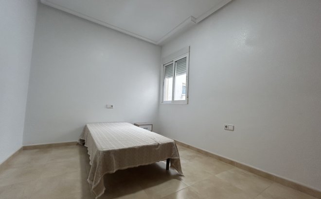 Resale - Apartment -
2778 - Inland