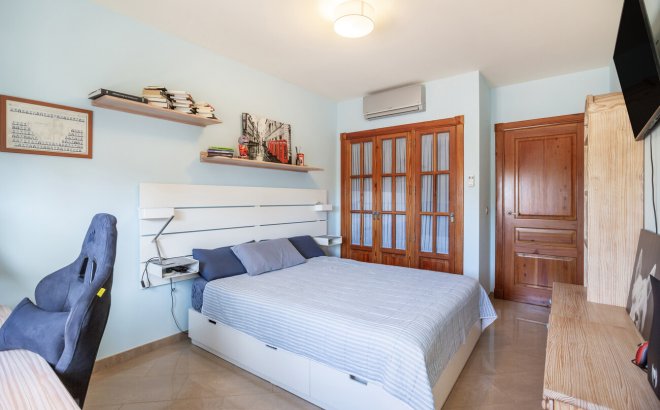 Revente - Villa -
Torrevieja - Costa Blanca