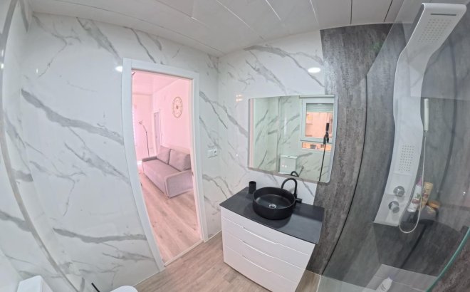 Resale - Apartment -
Torrevieja - Playa del Cura