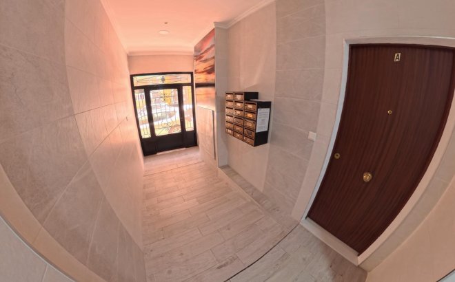 Resale - Apartment -
Torrevieja - Playa del Cura