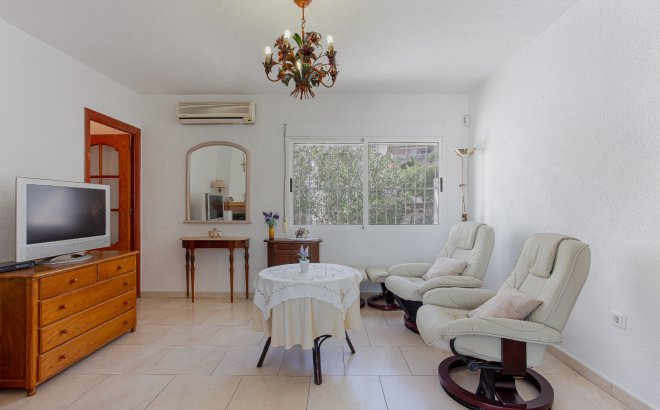 Resale - Villa -
Torrevieja - Costa Blanca