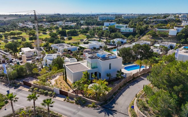 Resale - Villa -
Orihuela Costa - Costa Blanca