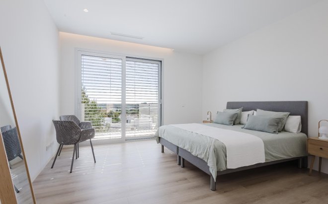 Resale - Villa -
Orihuela Costa - Costa Blanca