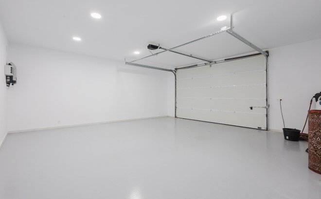 Resale - Villa -
Orihuela Costa - Costa Blanca