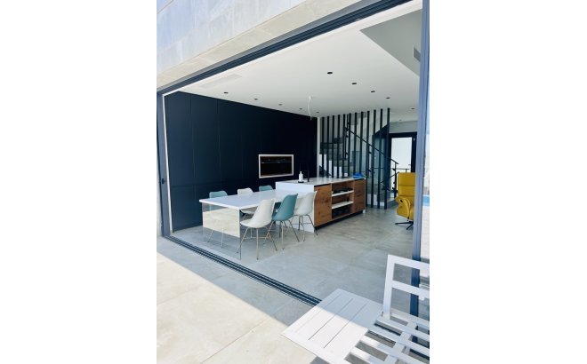 Resale - Villa -
Rojales Hills - Costa Blanca