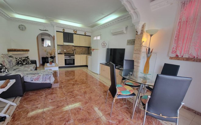 Herverkoop - Town House -
Torrevieja - La Siesta - El Salado - Torreta