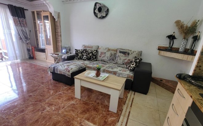 Herverkoop - Town House -
Torrevieja - La Siesta - El Salado - Torreta