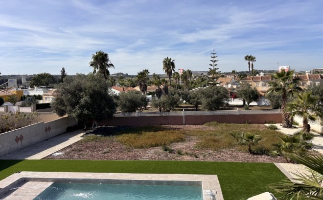 Resale - Villa -
Benijofar - Costa Blanca