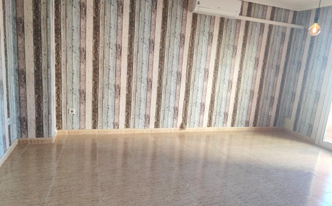 Resale - Apartment -
Torrevieja - Centro