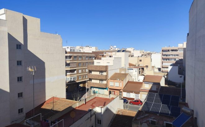 Resale - Apartment -
Torrevieja - Centro