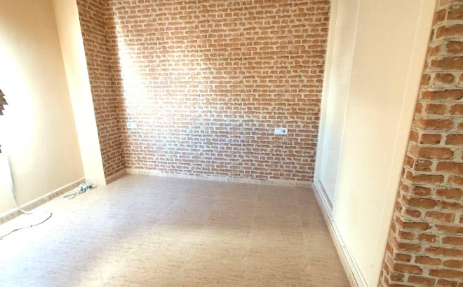 Resale - Apartment -
Torrevieja - Centro