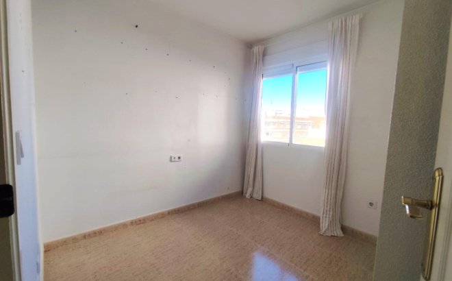 Resale - Apartment -
Torrevieja - Centro