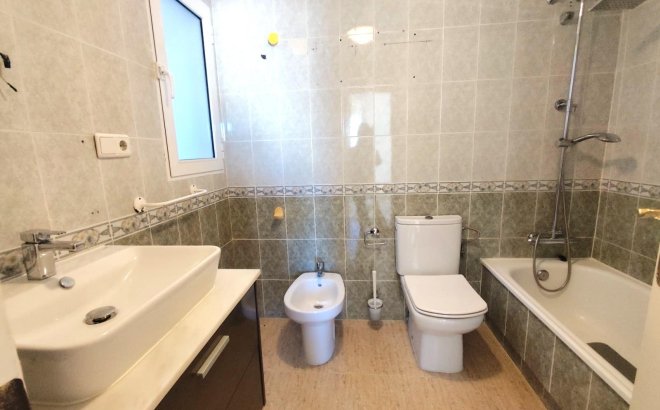 Resale - Apartment -
Torrevieja - Centro