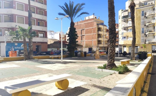 Resale - Apartment -
Torrevieja - Centro