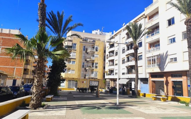 Resale - Apartment -
Torrevieja - Centro