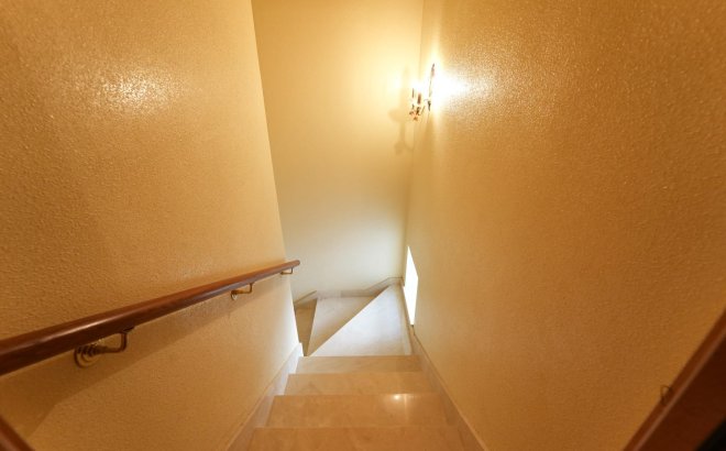 Herverkoop - Villa -
Orihuela Costa - Campoamor